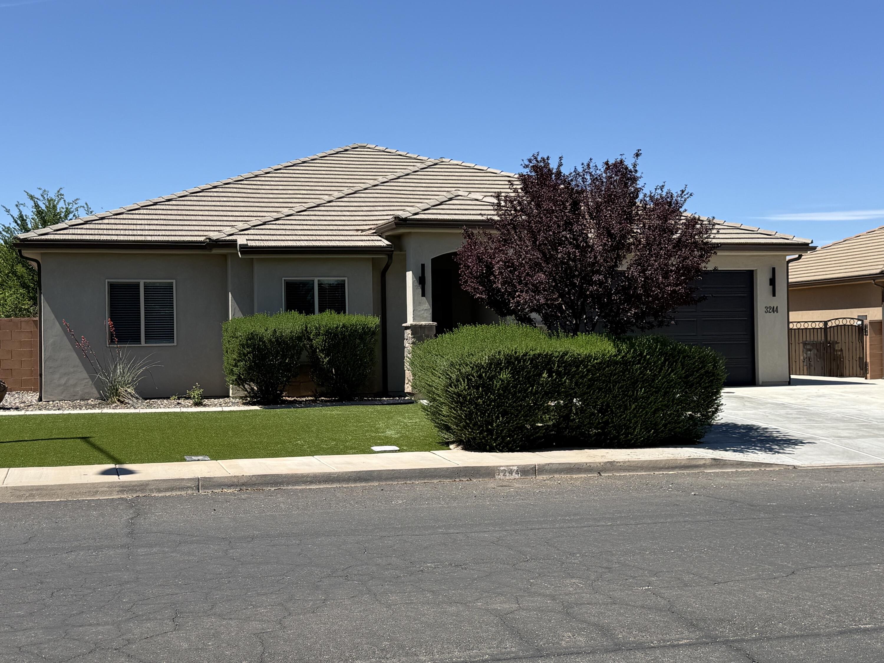 DAYBREAK PARK - Residential