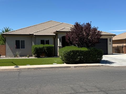 Tiny photo for 3244 S 240 W, Washington, UT 84780 (MLS # 26-271408)