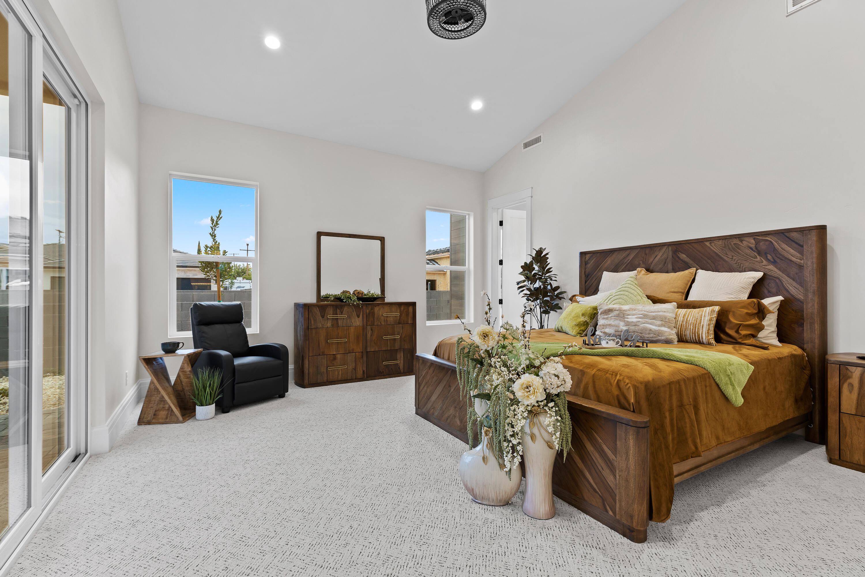 FALCON RIDGE - Residential