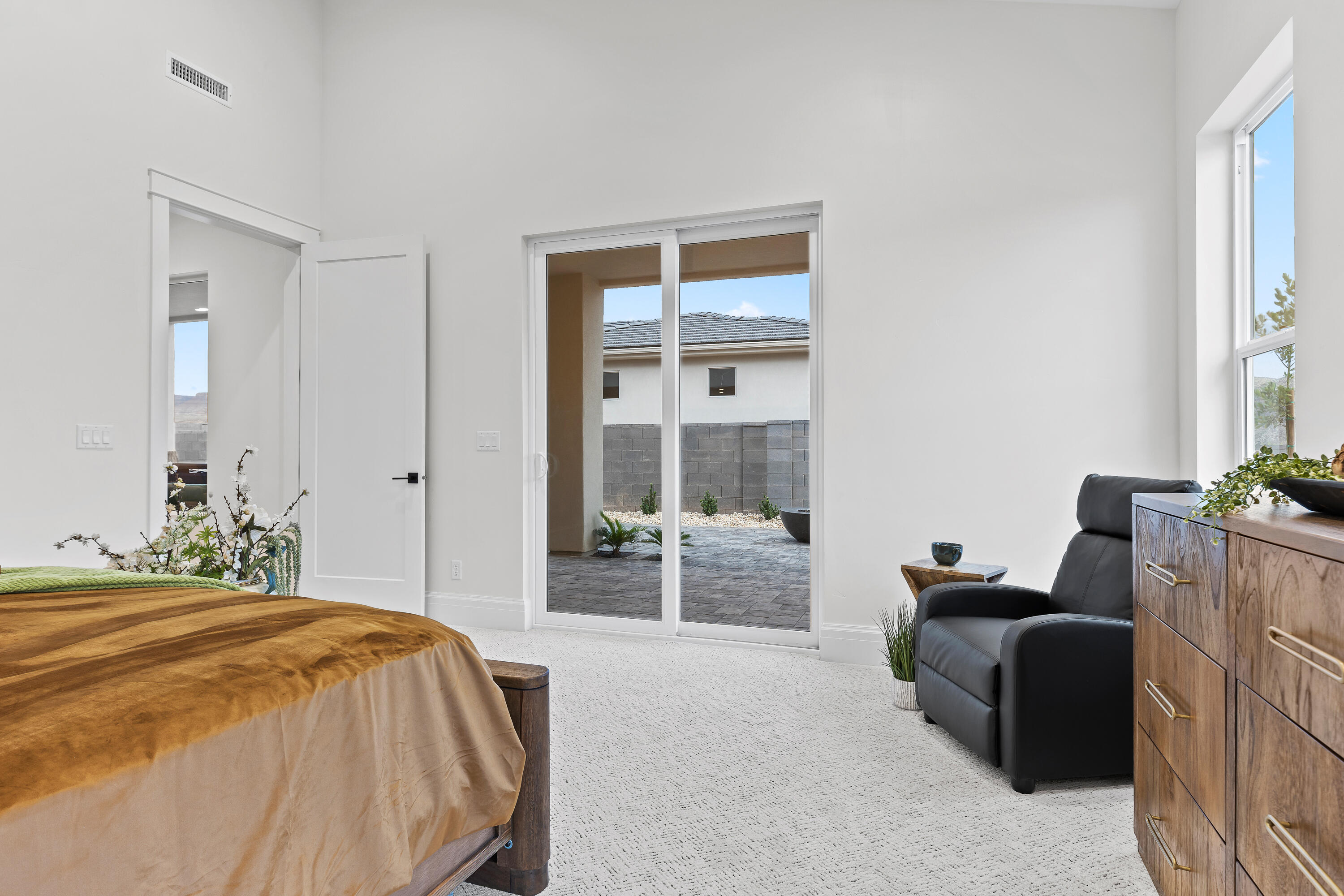 FALCON RIDGE - Residential