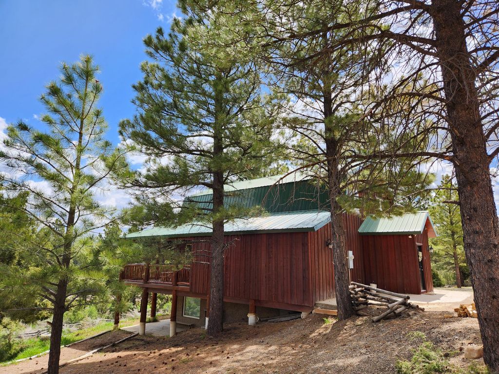 Photo of 1505 W Elk Ridge DR, Duck Creek, UT 84762 (MLS # 26-273436)