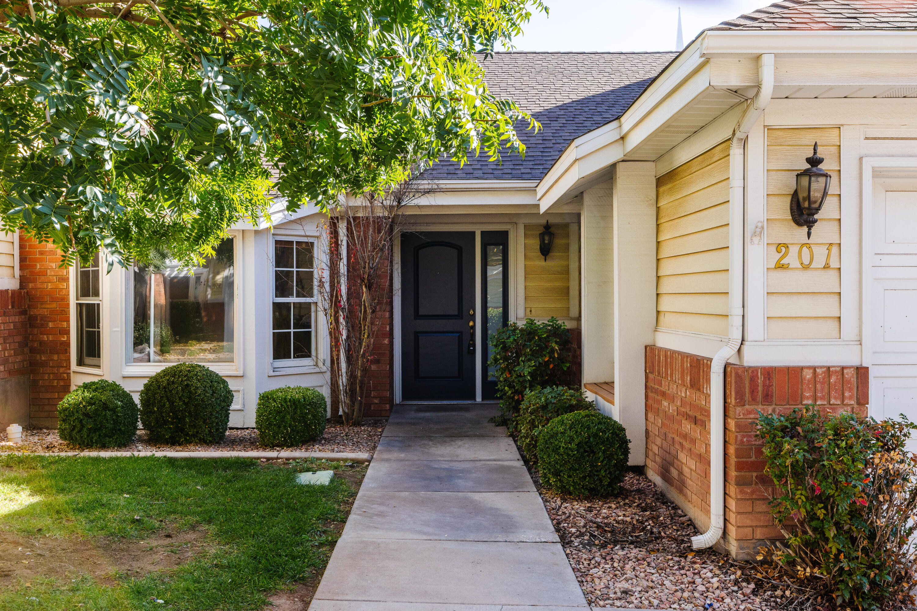 RED CANYON TOWNHOMES - Residential