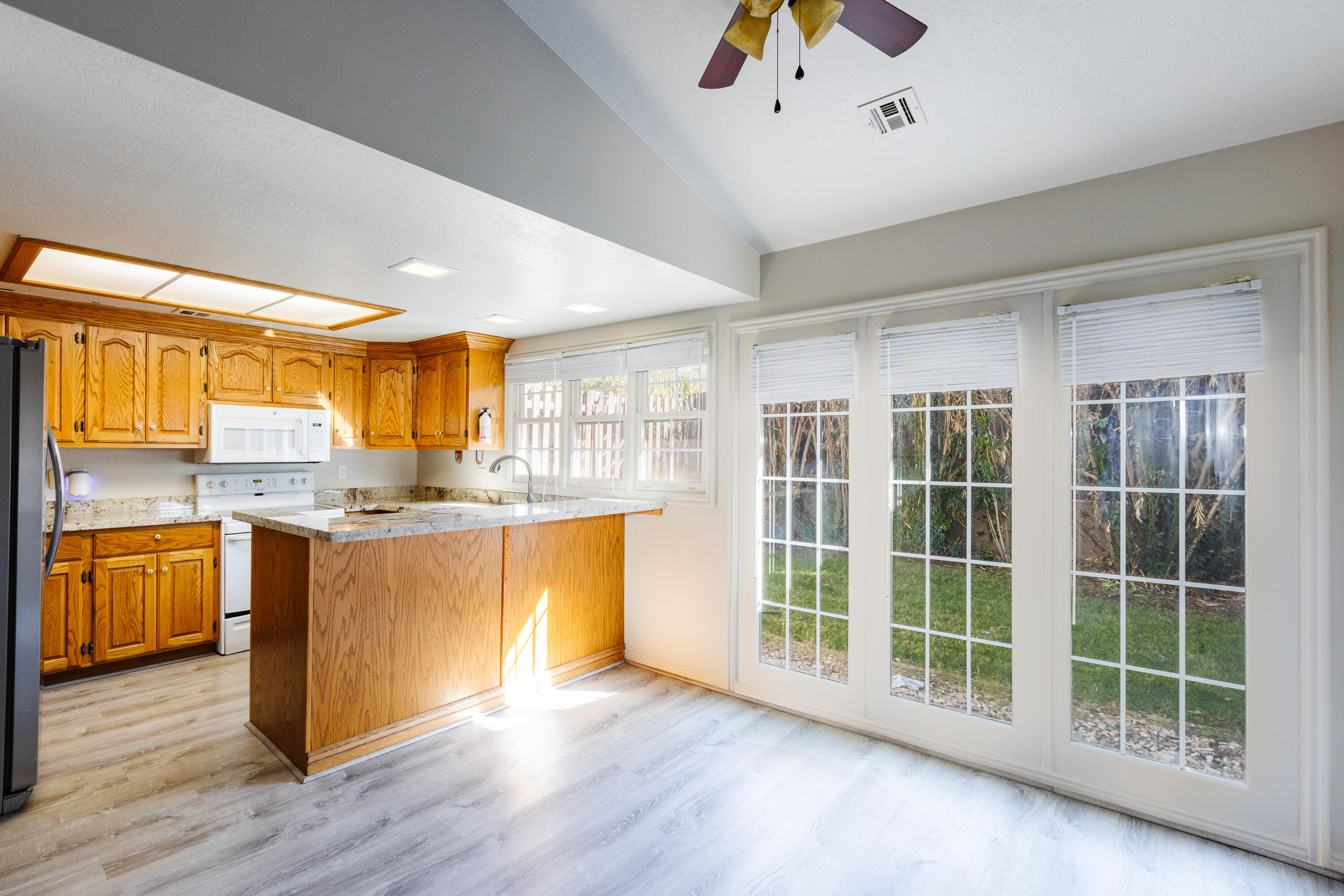 RED CANYON TOWNHOMES - Residential