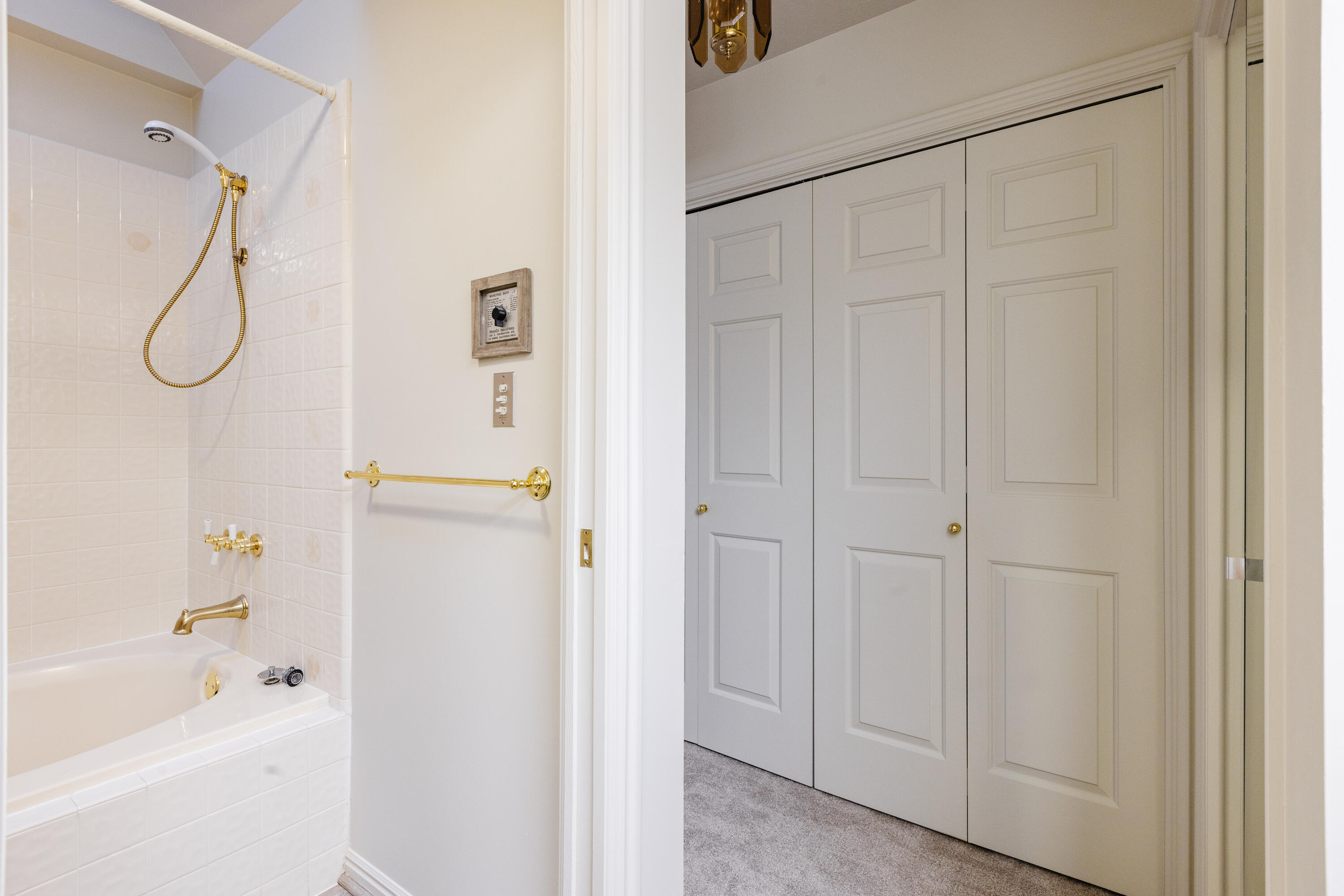 RED CANYON TOWNHOMES - Residential