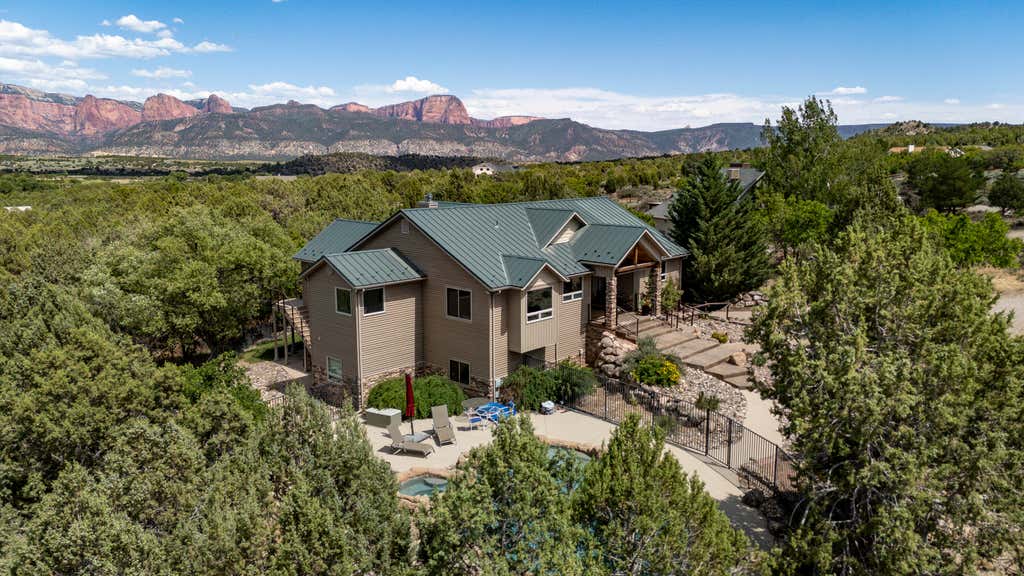 Photo of 1061 S 500 E, New Harmony, UT 84757 (MLS # 26-273058)