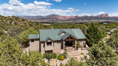 Photo of 1061 S 500 E, New Harmony, UT 84757 (MLS # 26-273058)