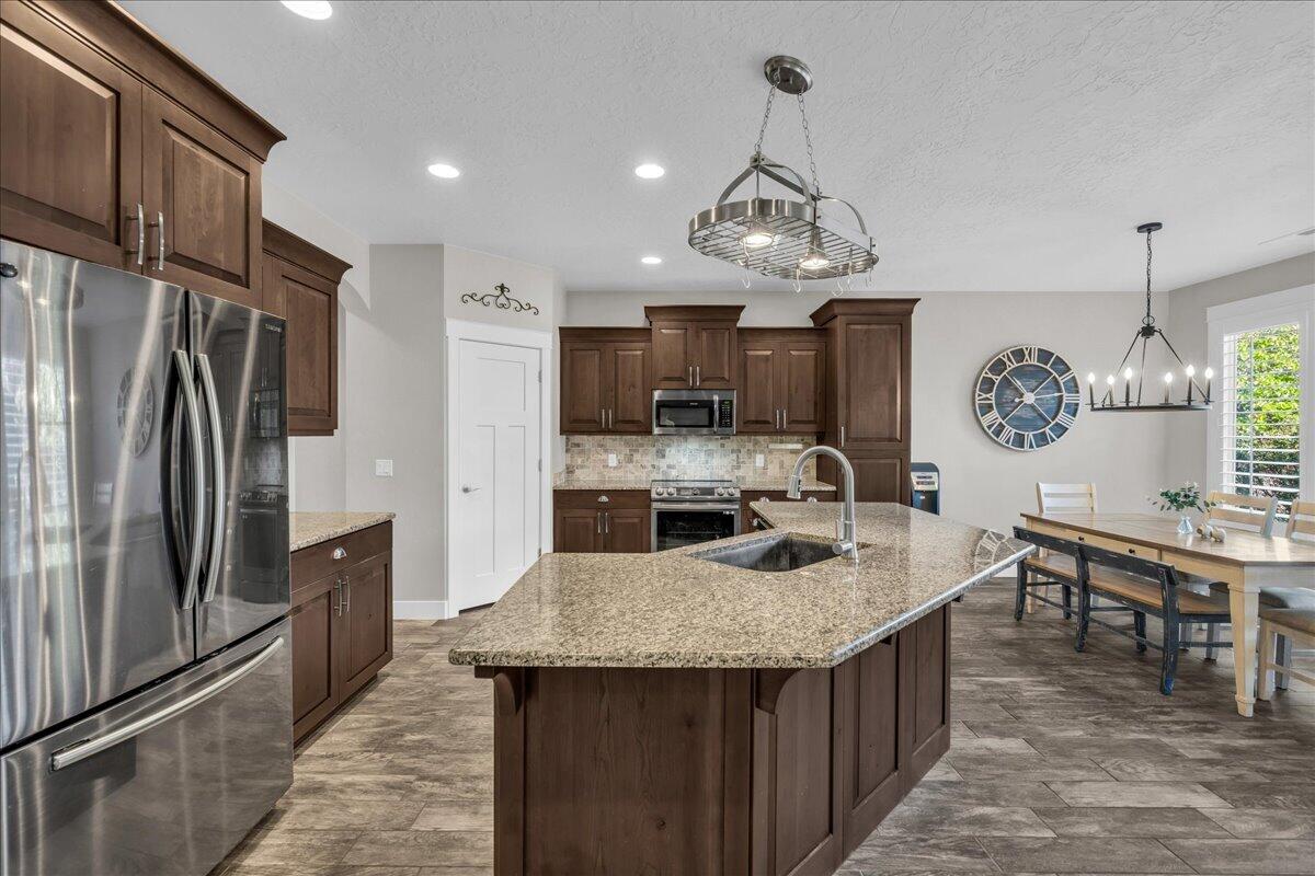 DIXIE SPRINGS - Residential