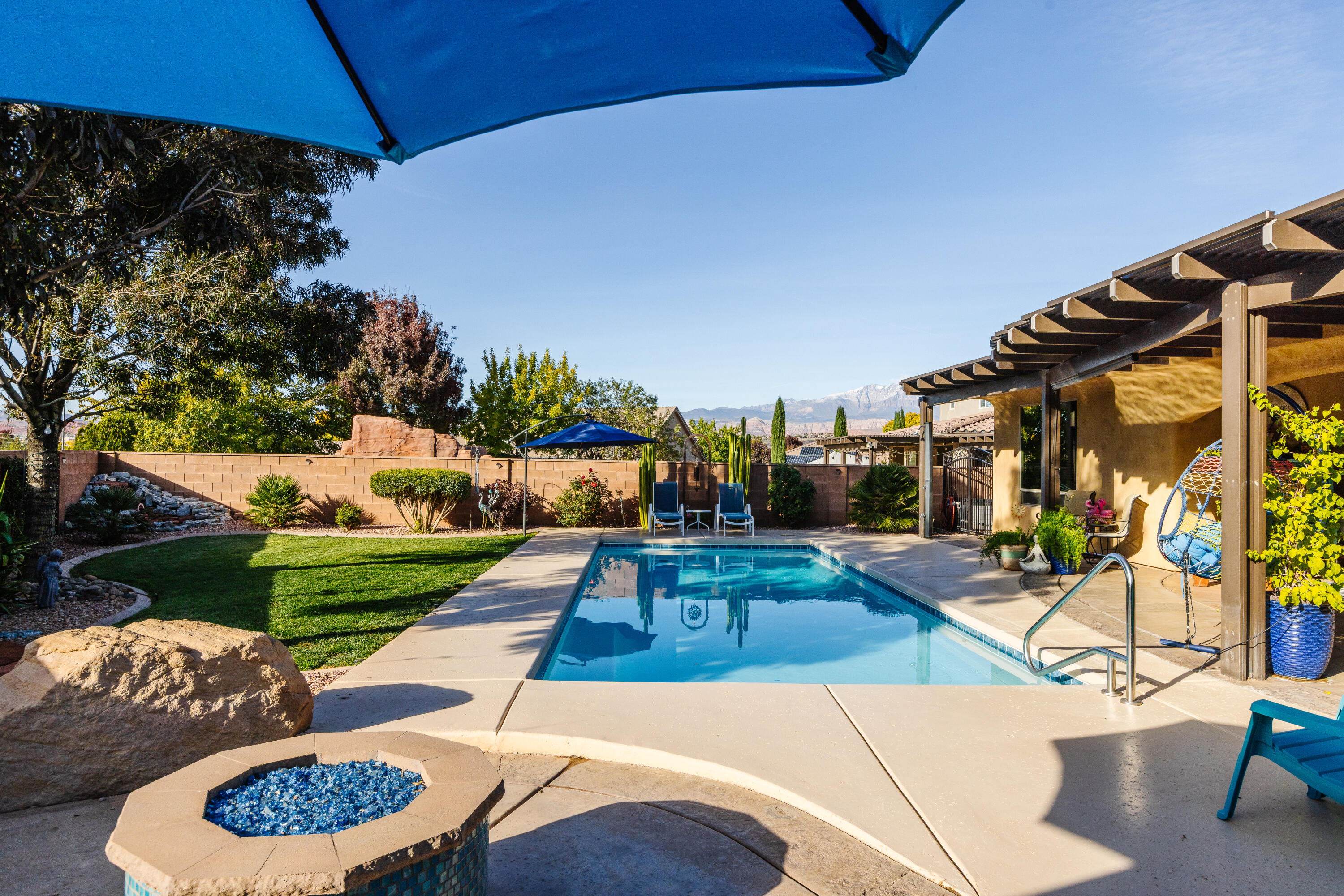 DESERT FIELDS - Residential