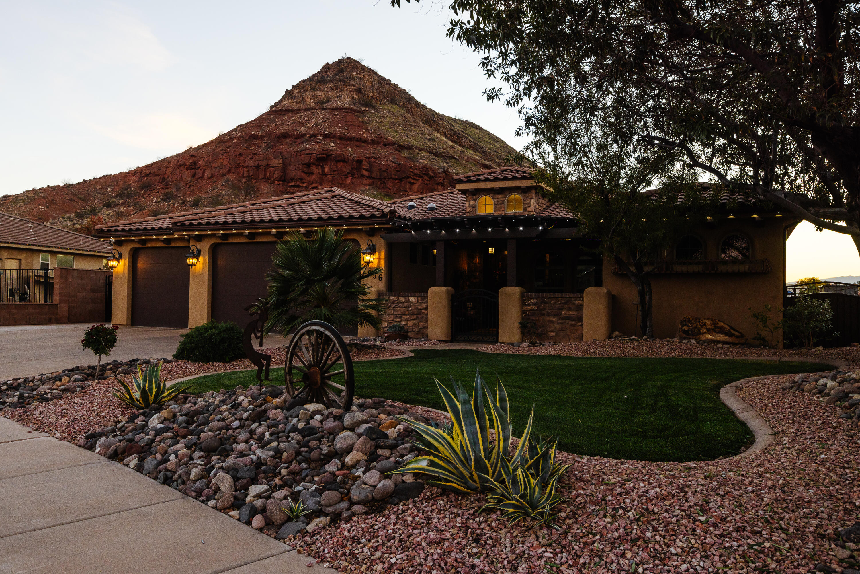DESERT FIELDS - Residential