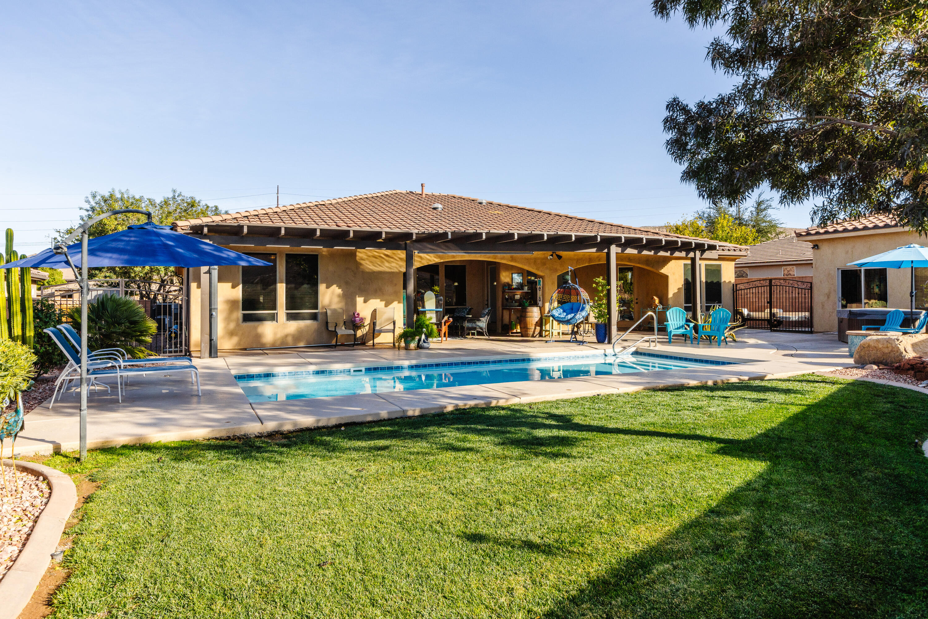 DESERT FIELDS - Residential