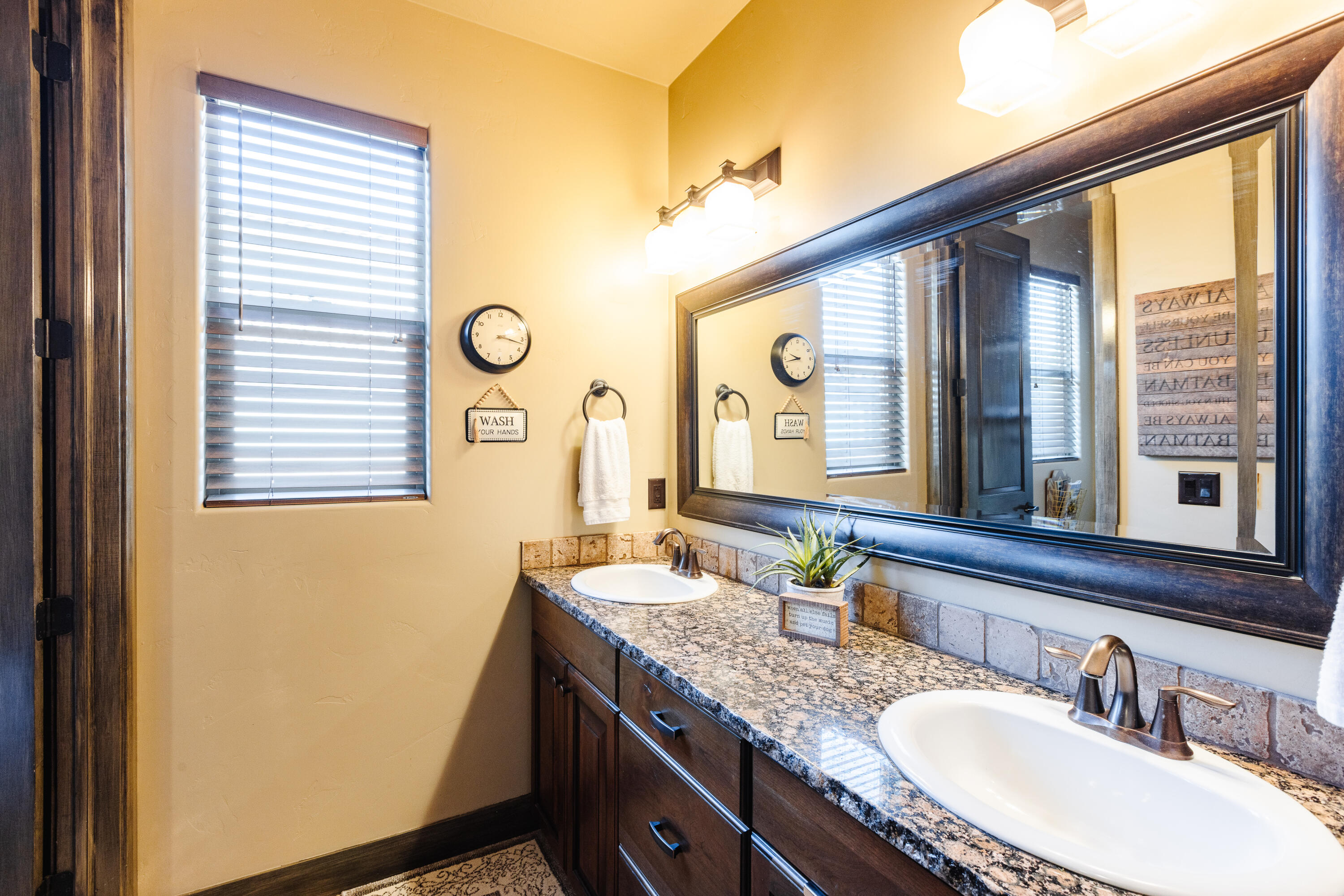 DESERT FIELDS - Residential