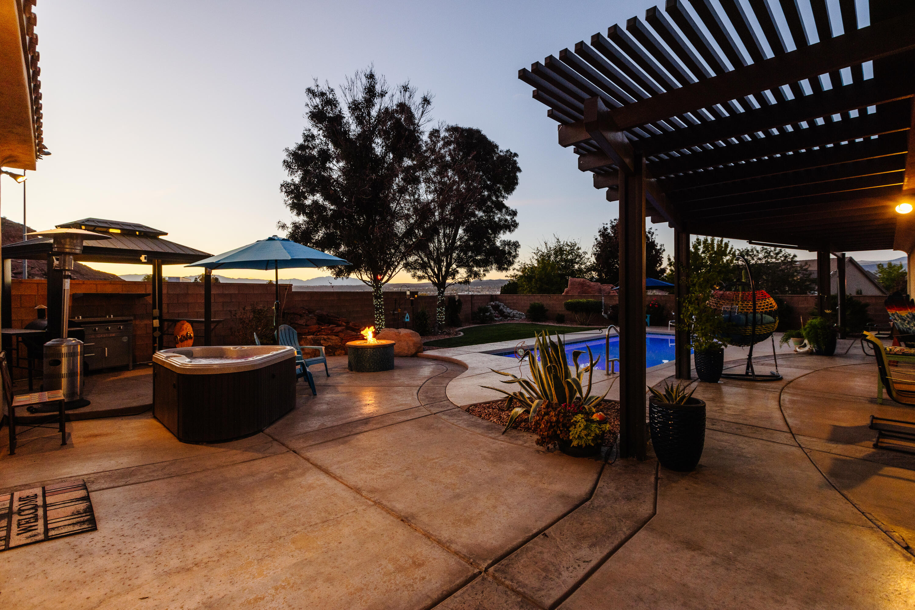 DESERT FIELDS - Residential