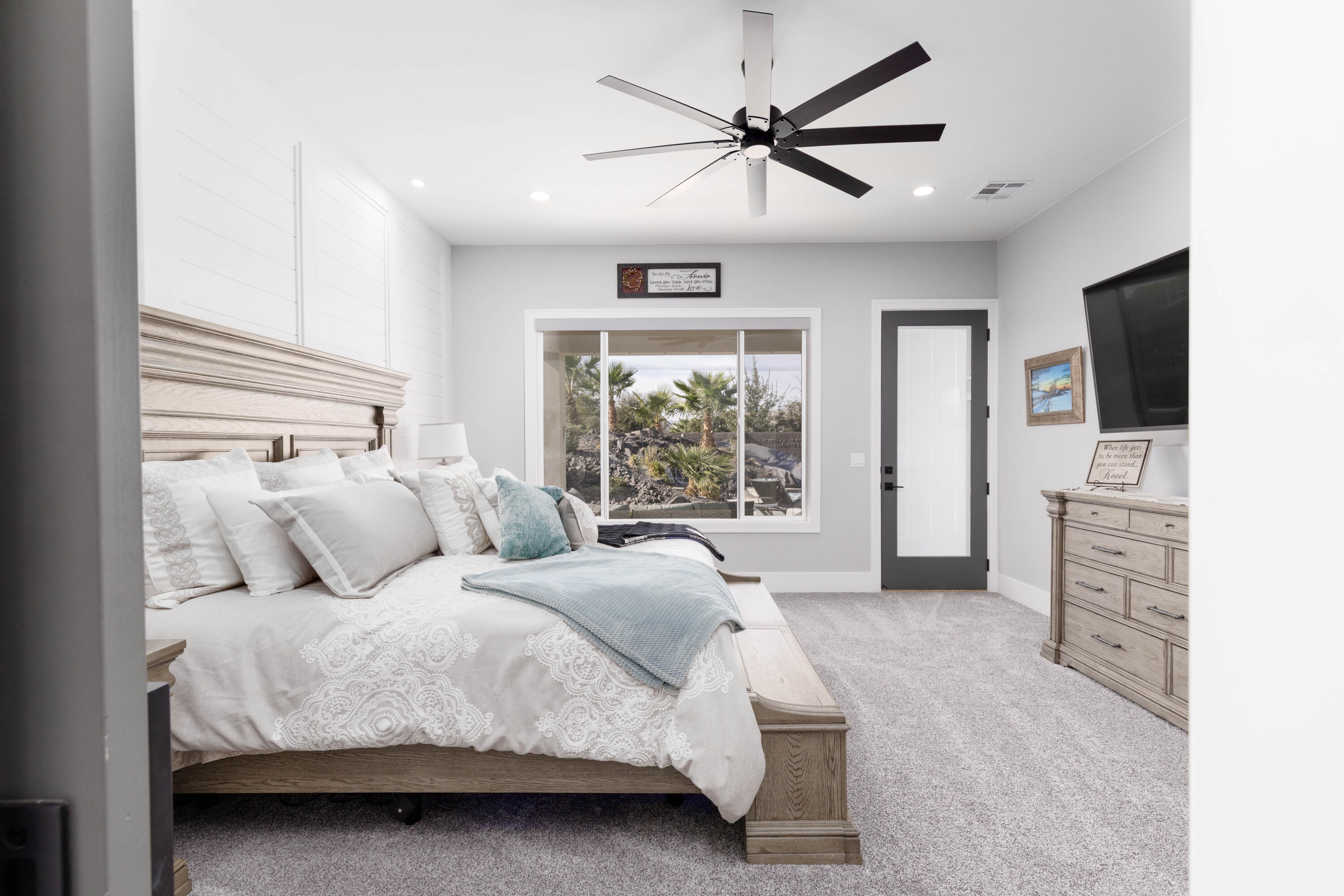 QUEENSRIDGE - Residential