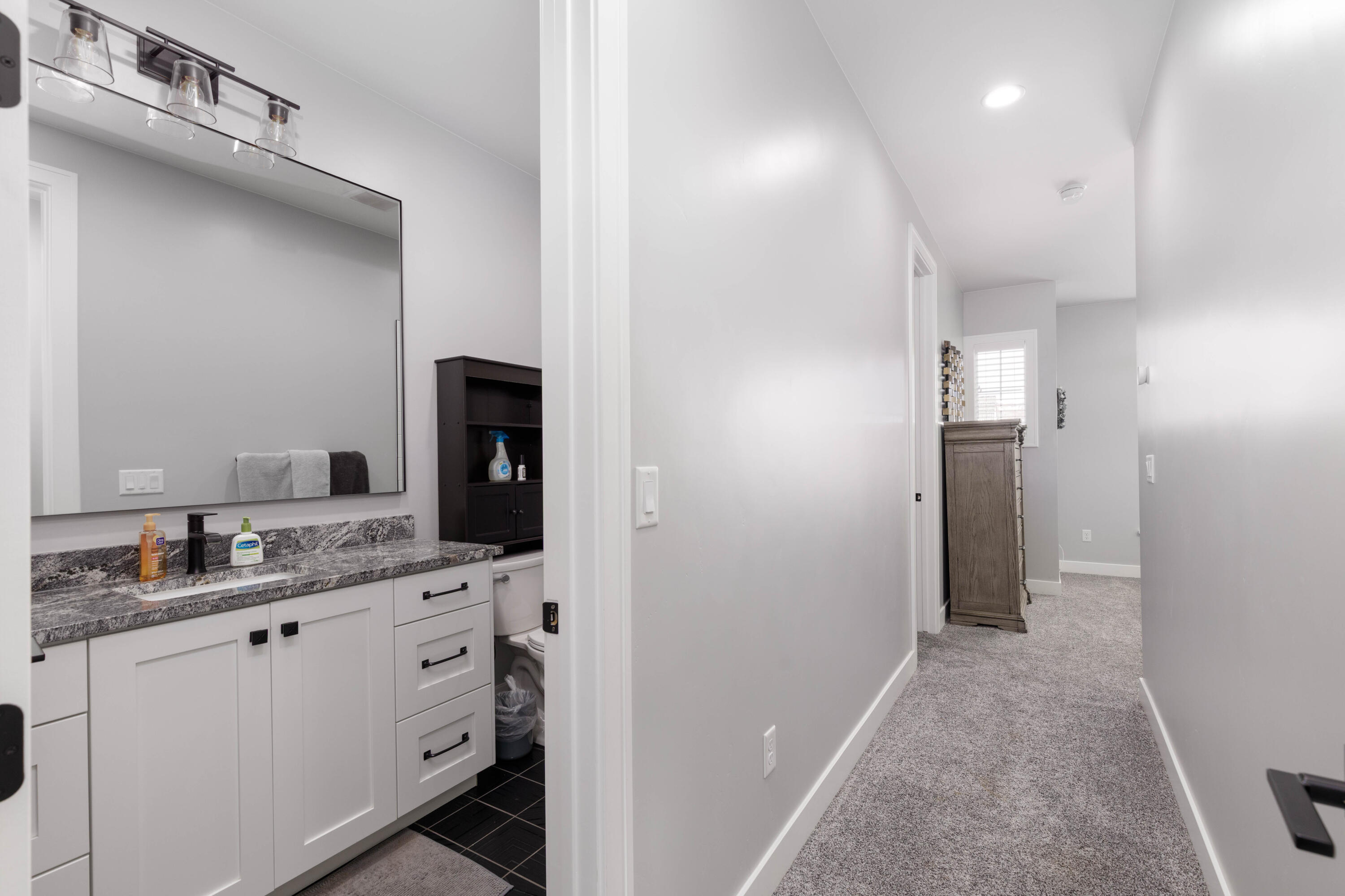 QUEENSRIDGE - Residential