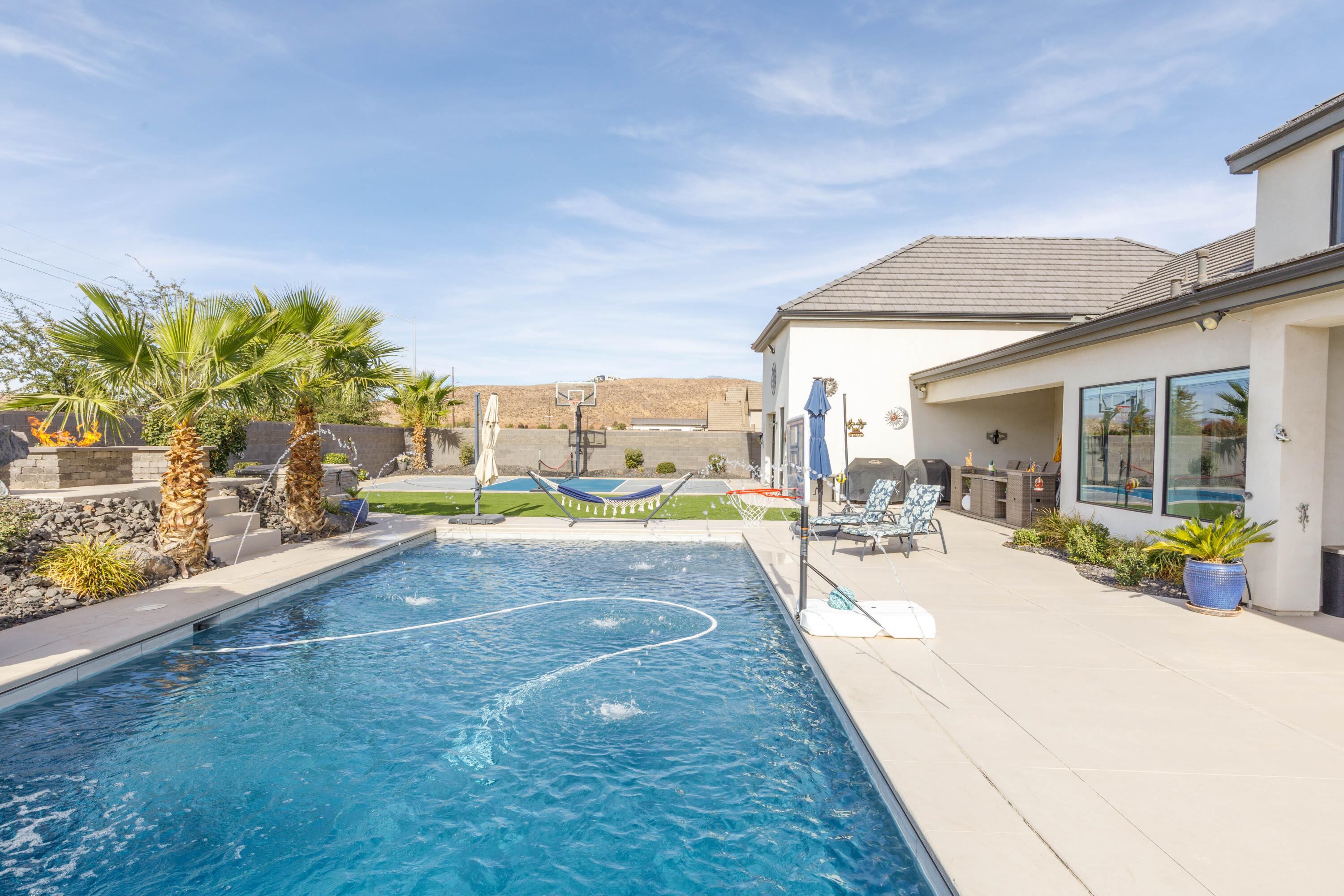 QUEENSRIDGE - Residential