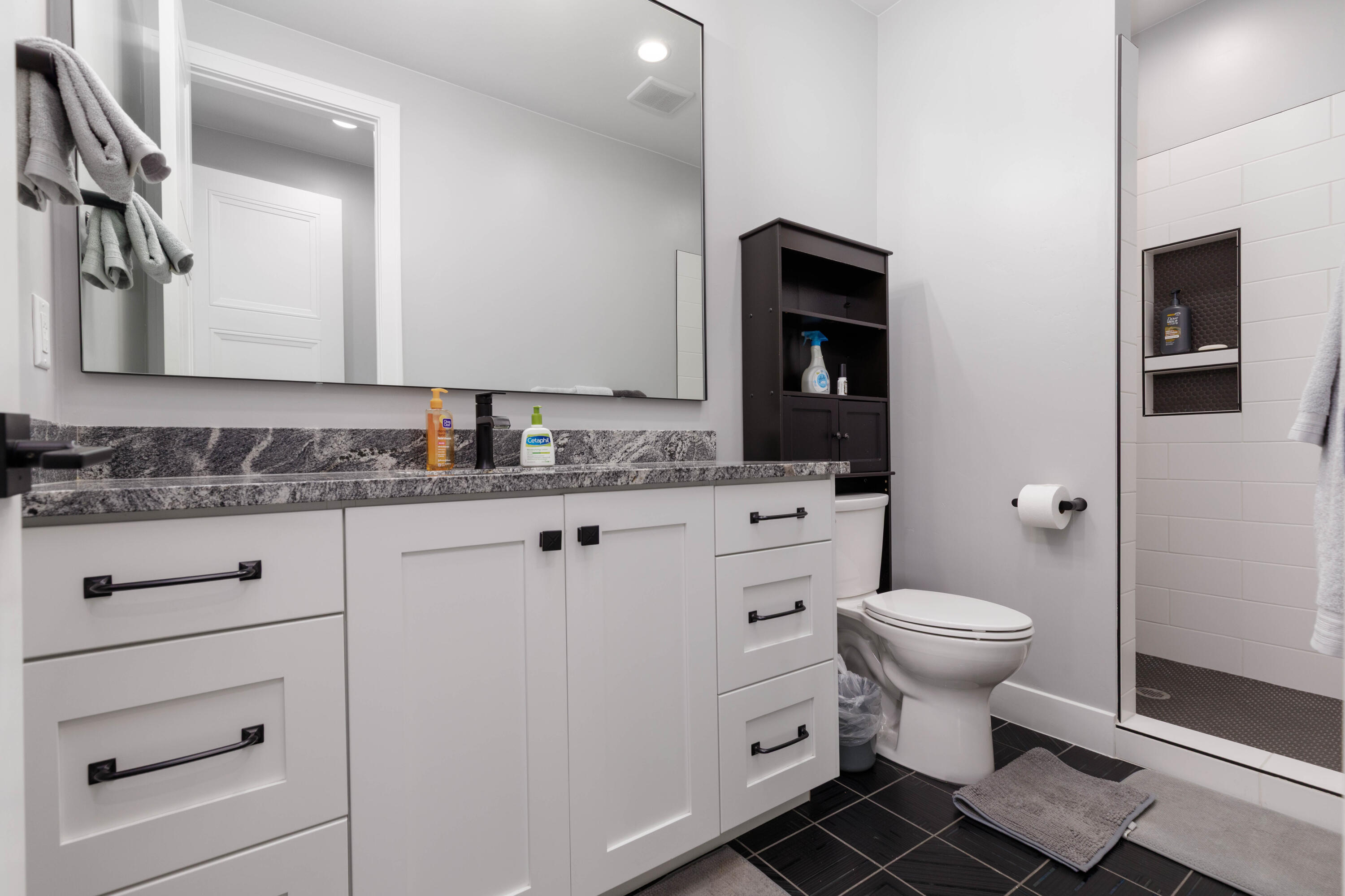 QUEENSRIDGE - Residential