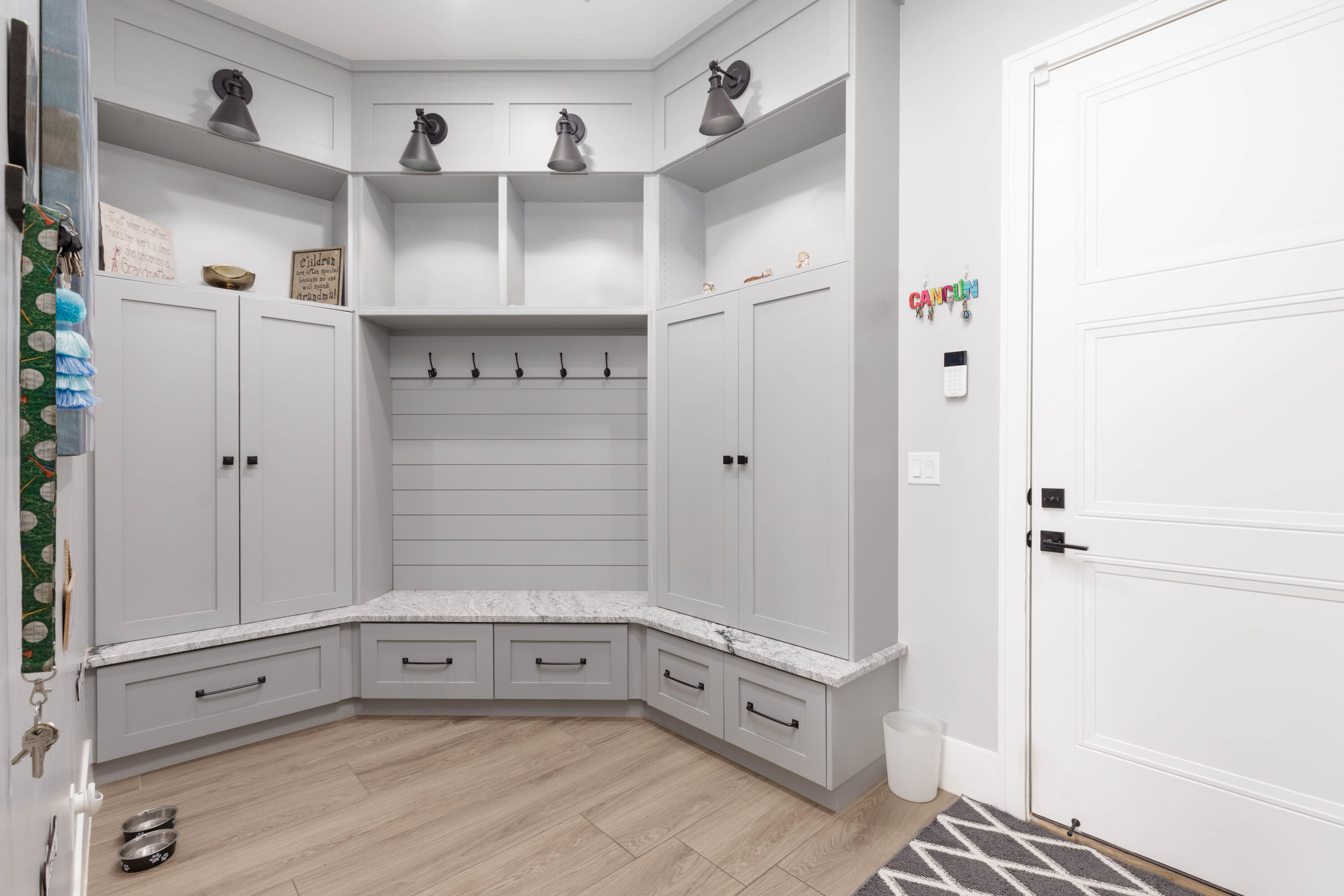 QUEENSRIDGE - Residential