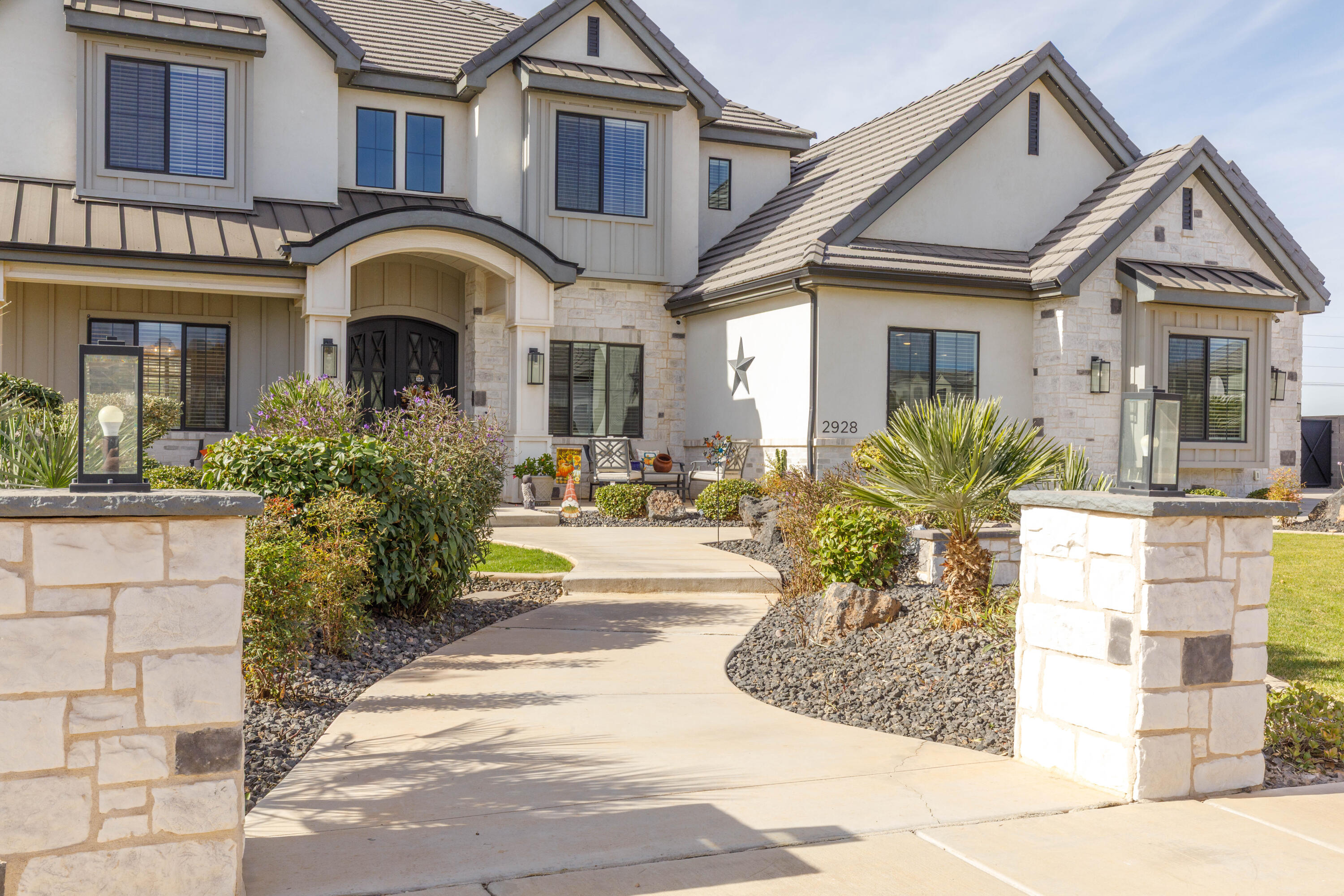 QUEENSRIDGE - Residential