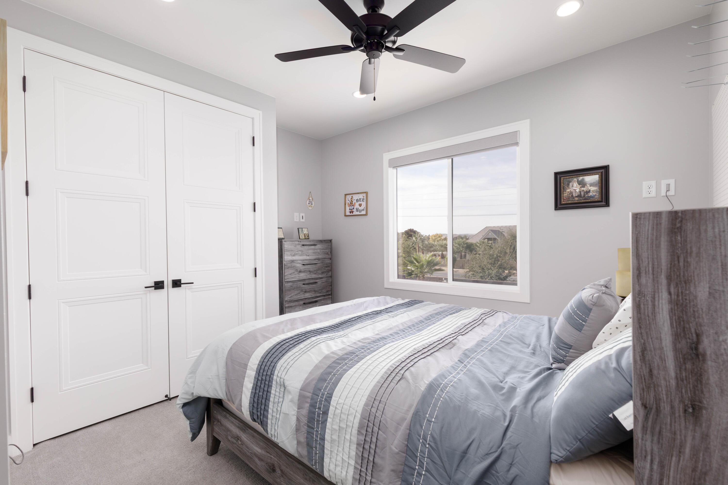 QUEENSRIDGE - Residential