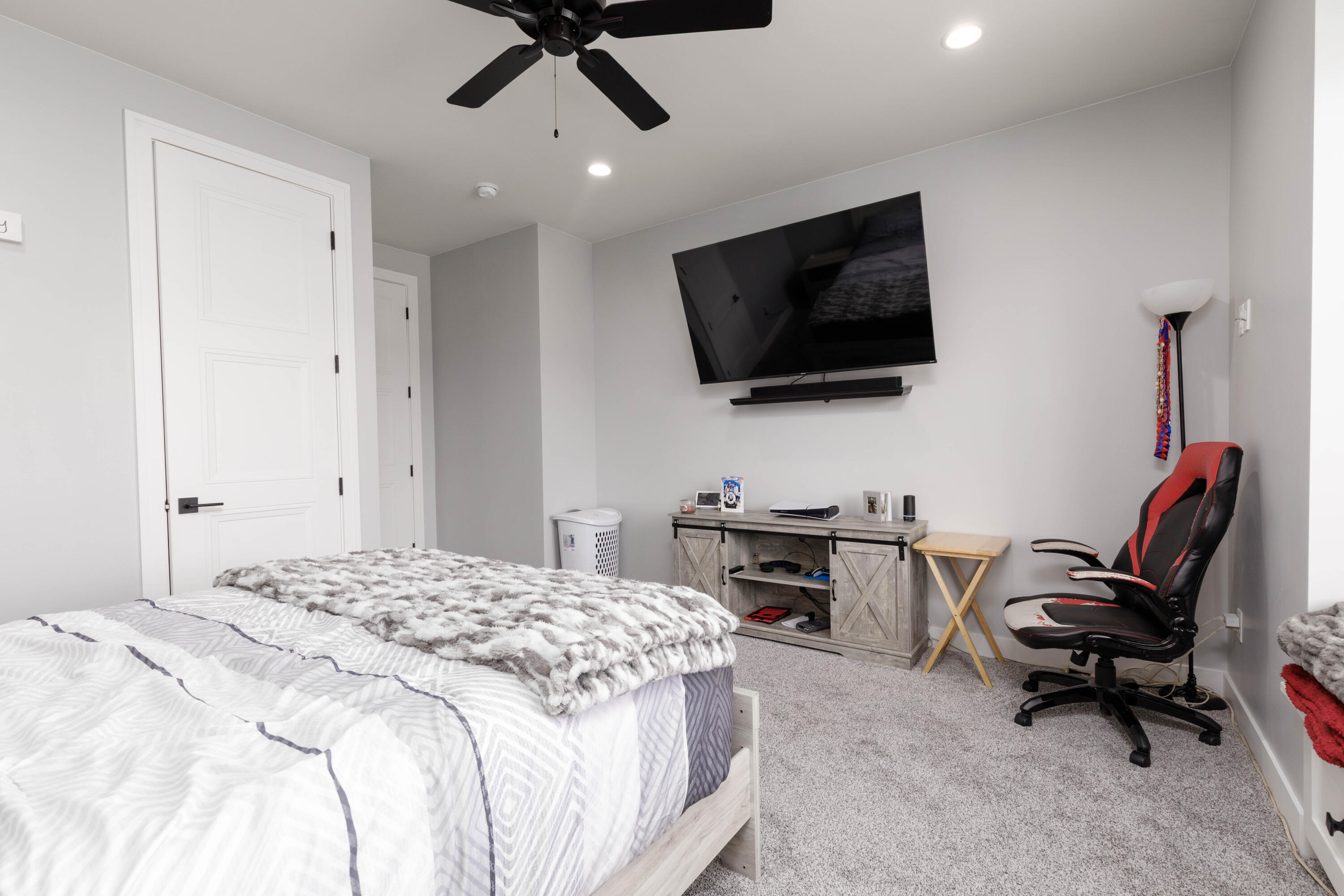 QUEENSRIDGE - Residential