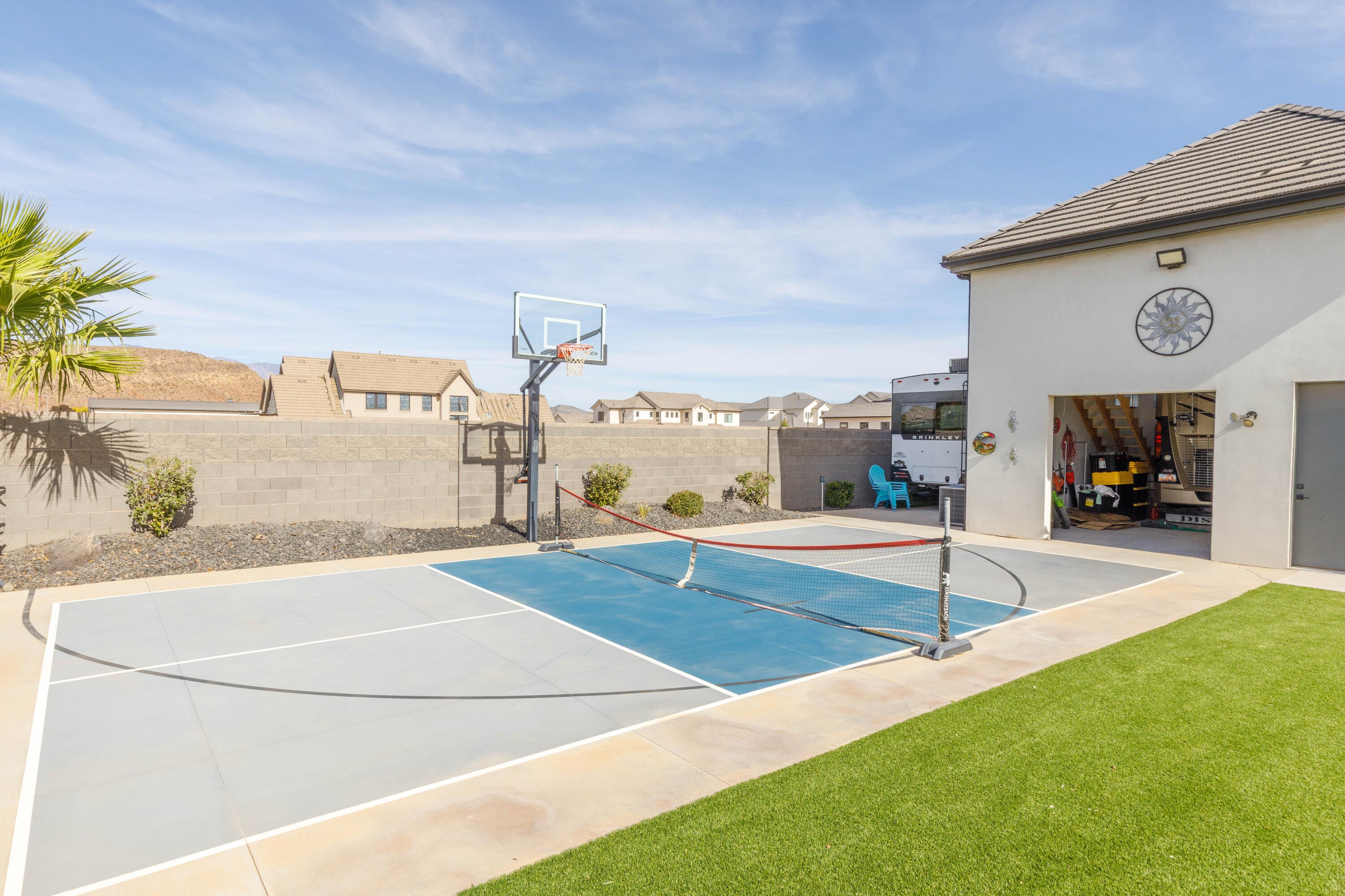 QUEENSRIDGE - Residential