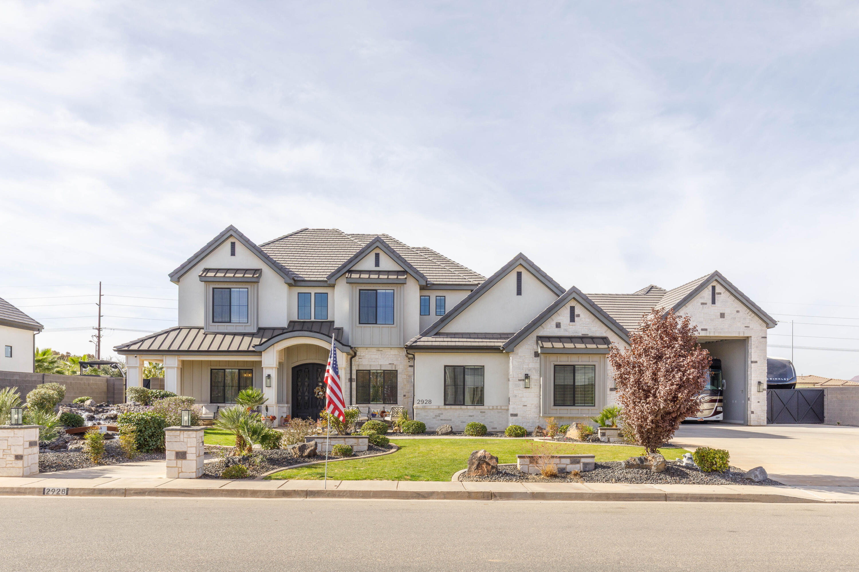 QUEENSRIDGE - Residential