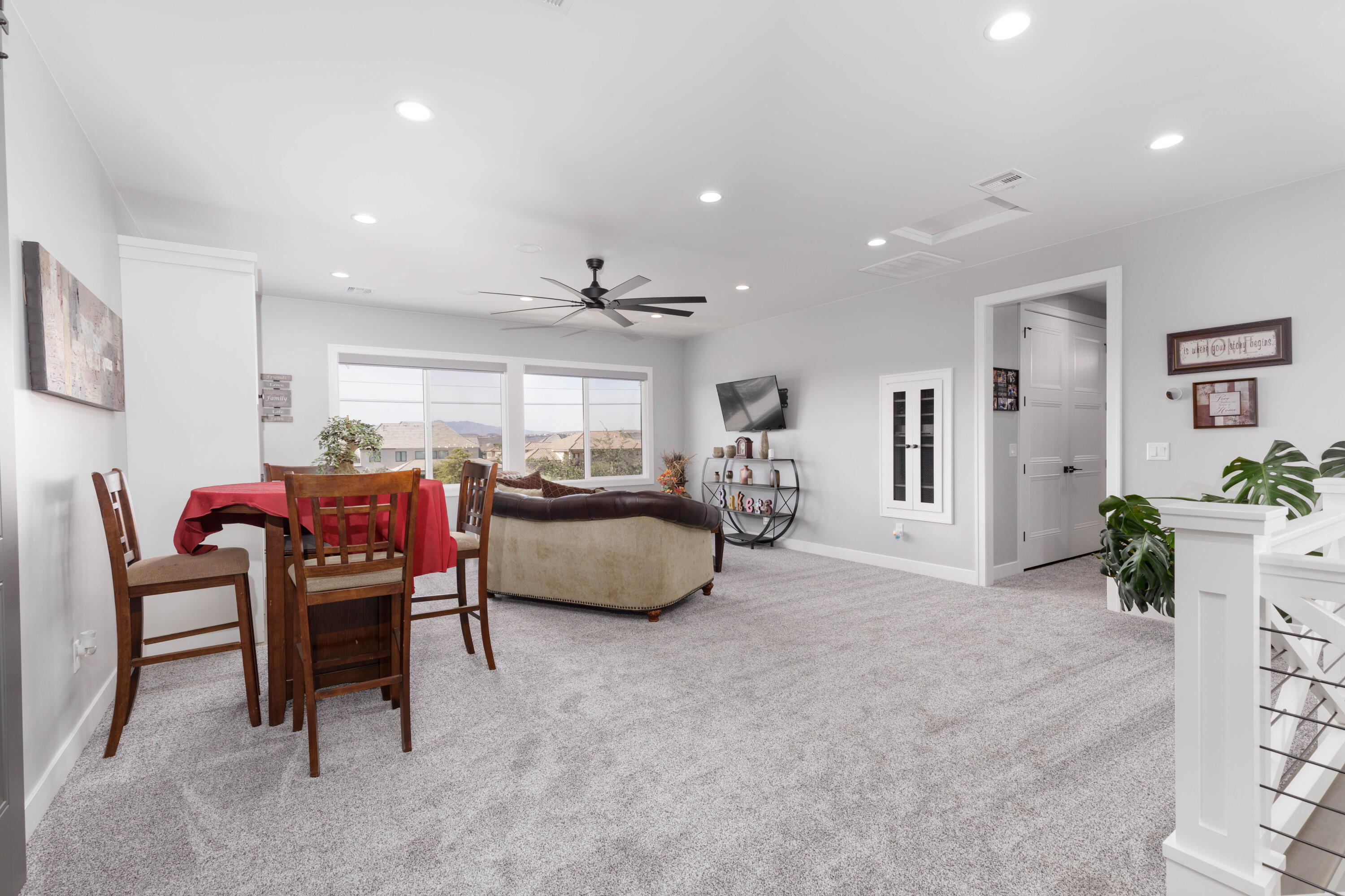 QUEENSRIDGE - Residential