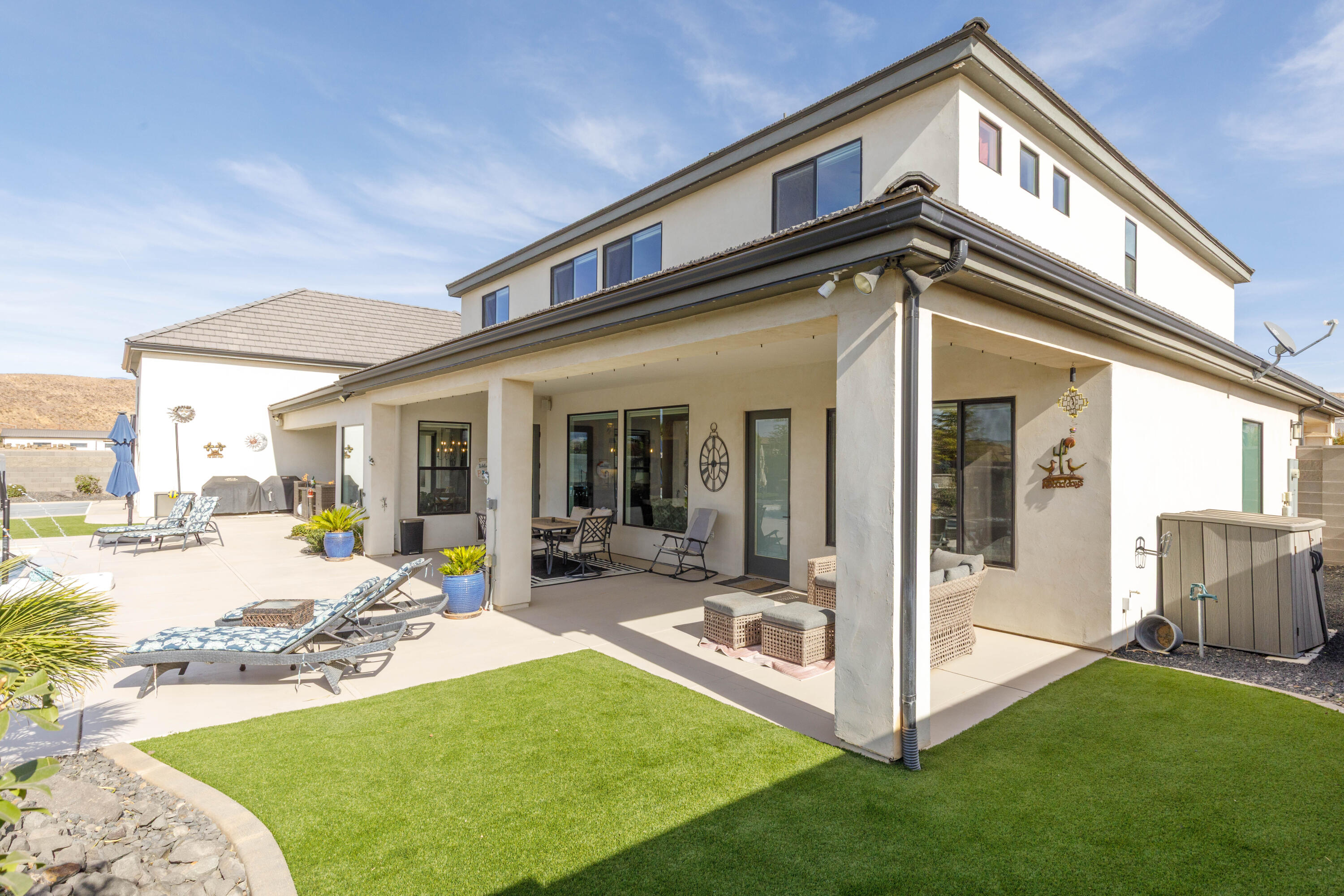 QUEENSRIDGE - Residential