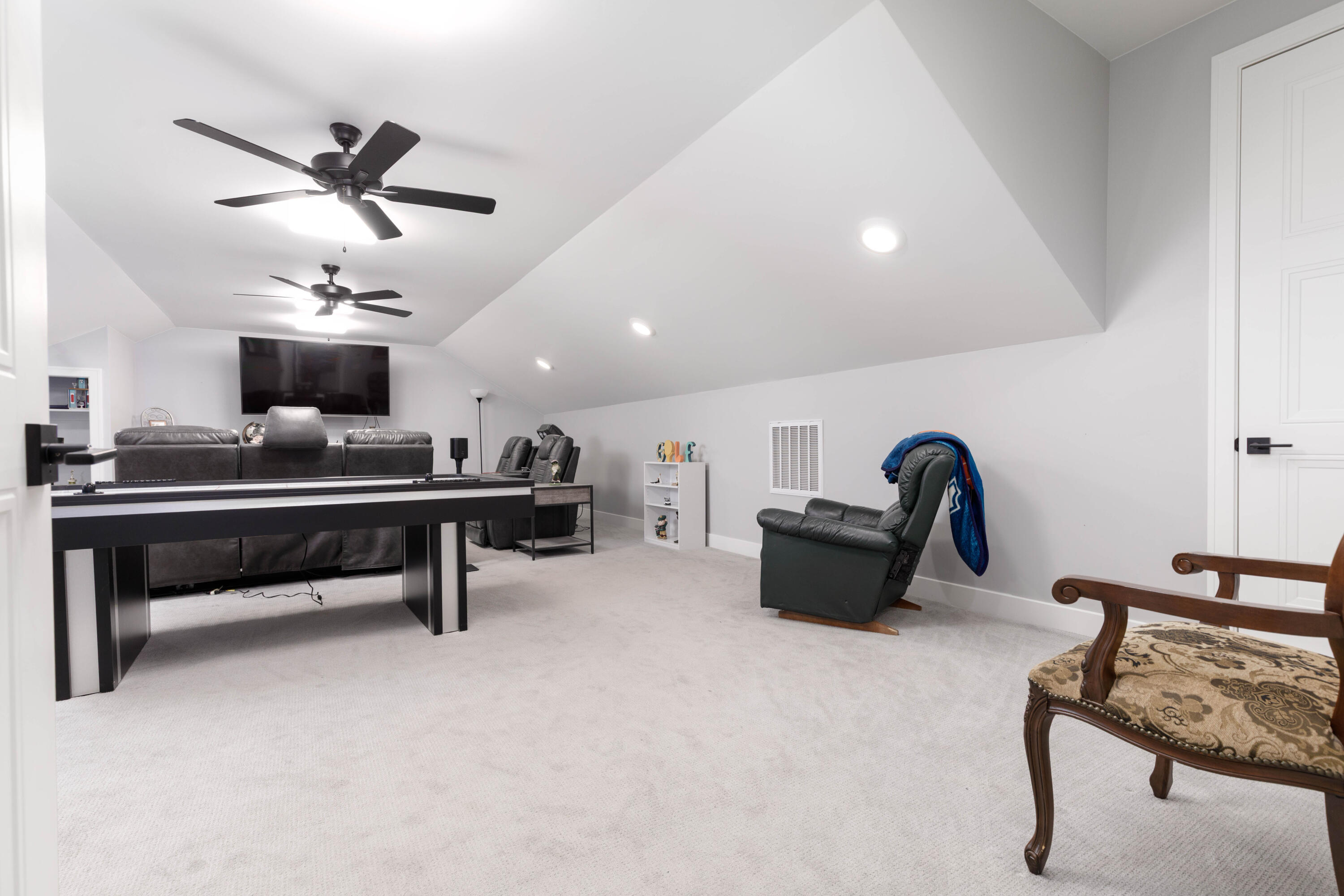 QUEENSRIDGE - Residential