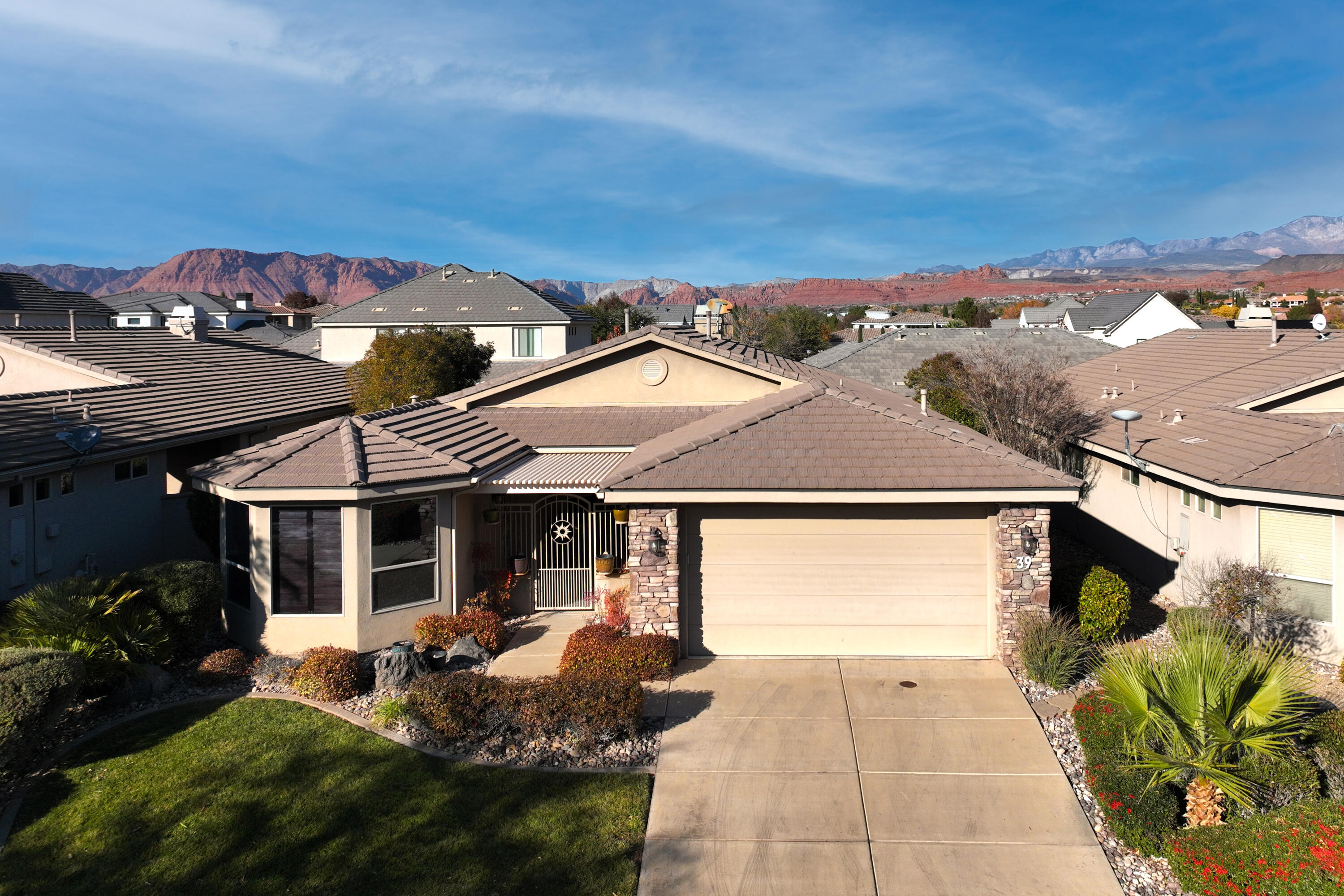 WAILEA FALLS AT STONEBRIDGE - Residential