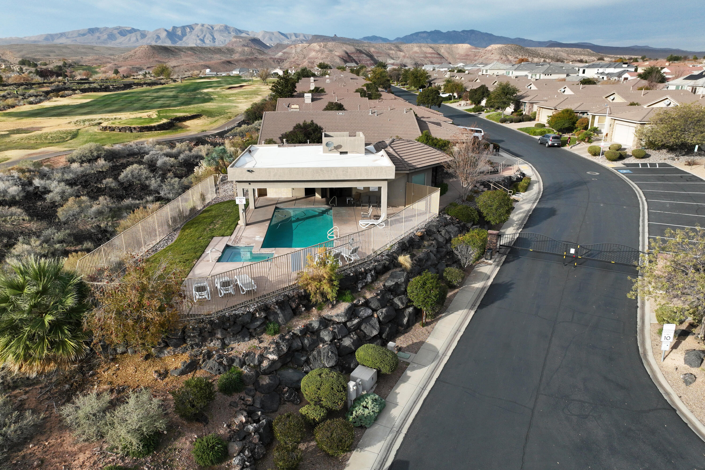 WAILEA FALLS AT STONEBRIDGE - Residential