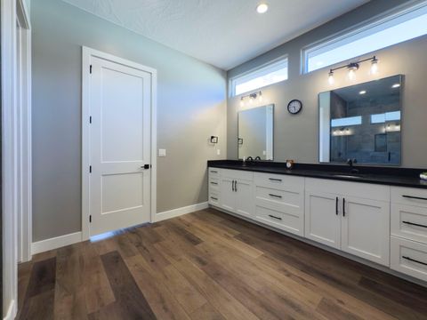 Tiny photo for 25 N Highland Parkway, Washington, UT 84780 (MLS # 25-265751)