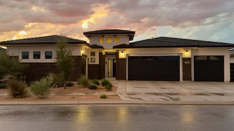 Tiny photo for 25 N Highland Parkway, Washington, UT 84780 (MLS # 25-265751)
