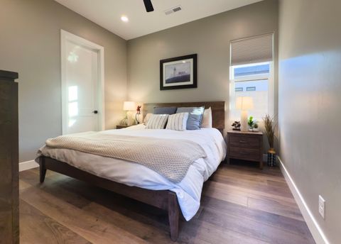 Tiny photo for 25 N Highland Parkway, Washington, UT 84780 (MLS # 25-265751)