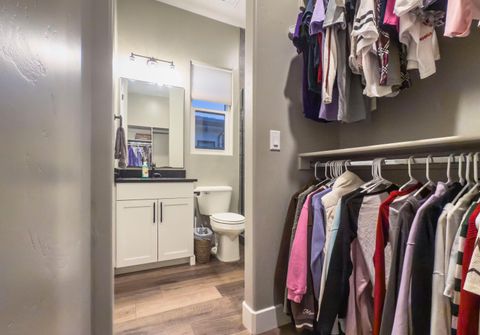 Tiny photo for 25 N Highland Parkway, Washington, UT 84780 (MLS # 25-265751)