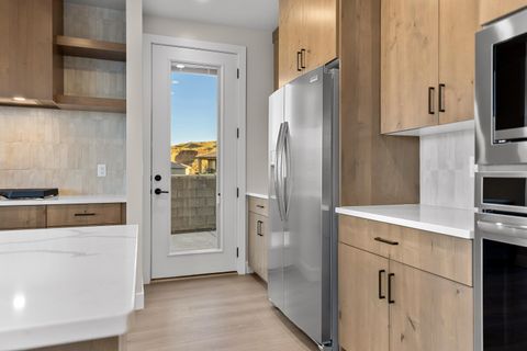 Tiny photo for 1023 N Falcon Ridge View, Hurricane, UT 84737 (MLS # 26-273429)