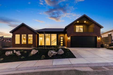 Photo of 1023 N Falcon Ridge View, Hurricane, UT 84737 (MLS # 26-273429)