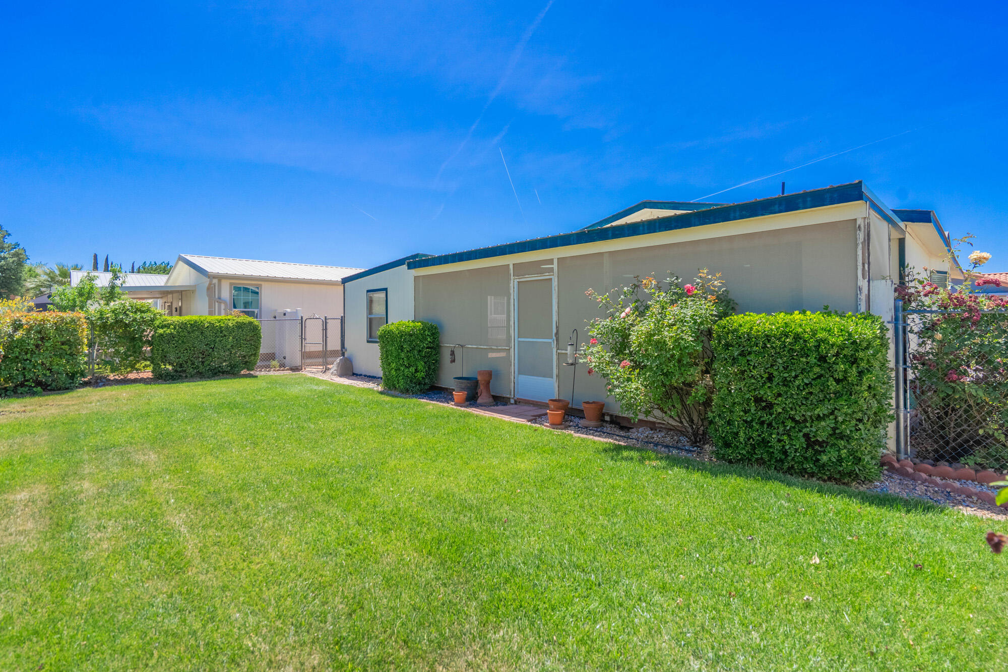 LAVA BLUFF MOBILE HOME PARK - Residential