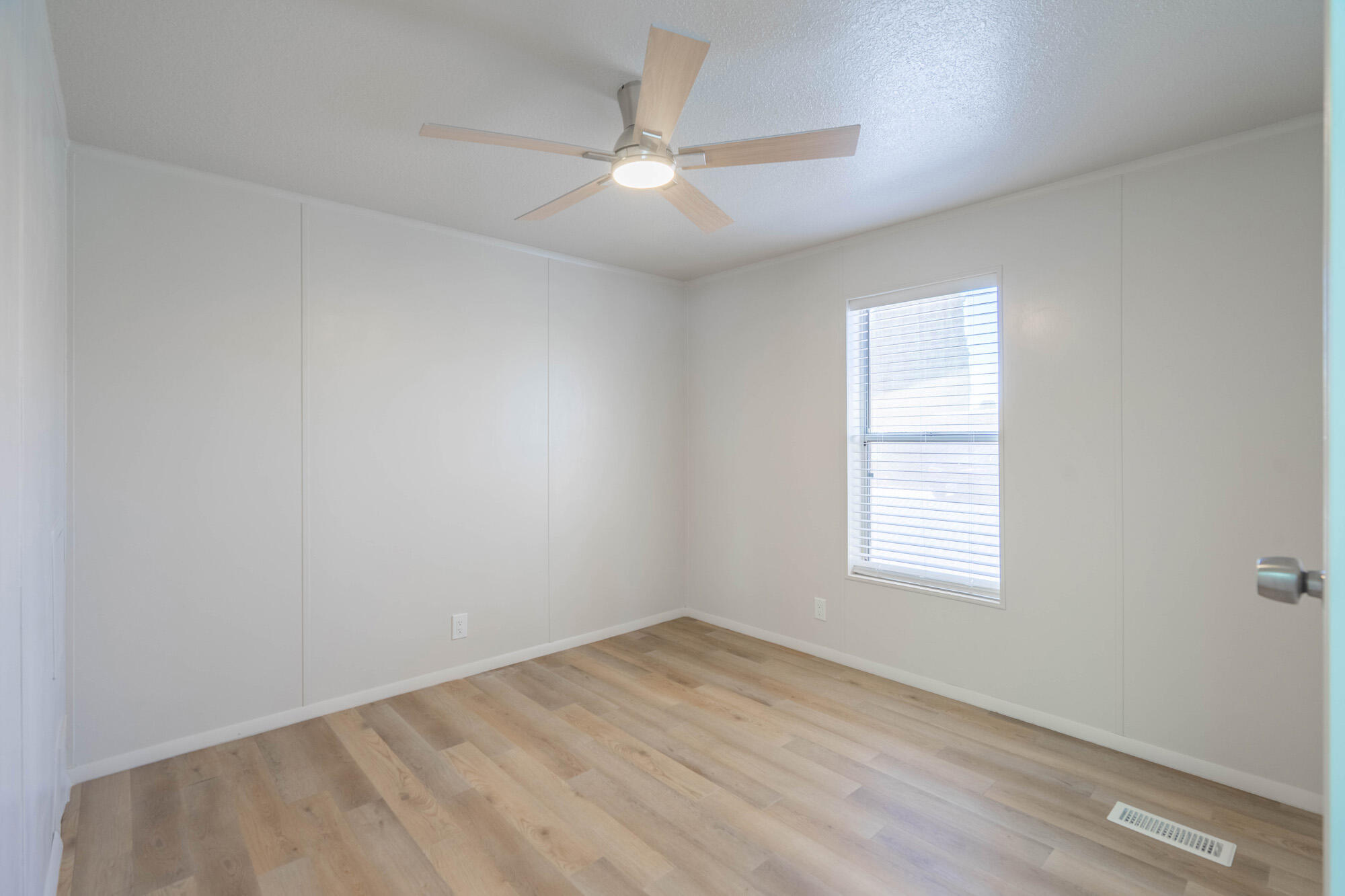 LAVA BLUFF MOBILE HOME PARK - Residential