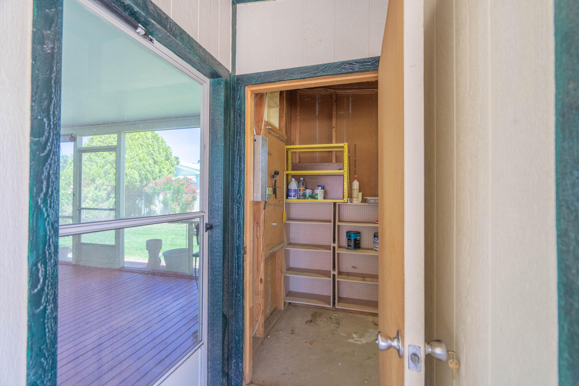 LAVA BLUFF MOBILE HOME PARK - Residential