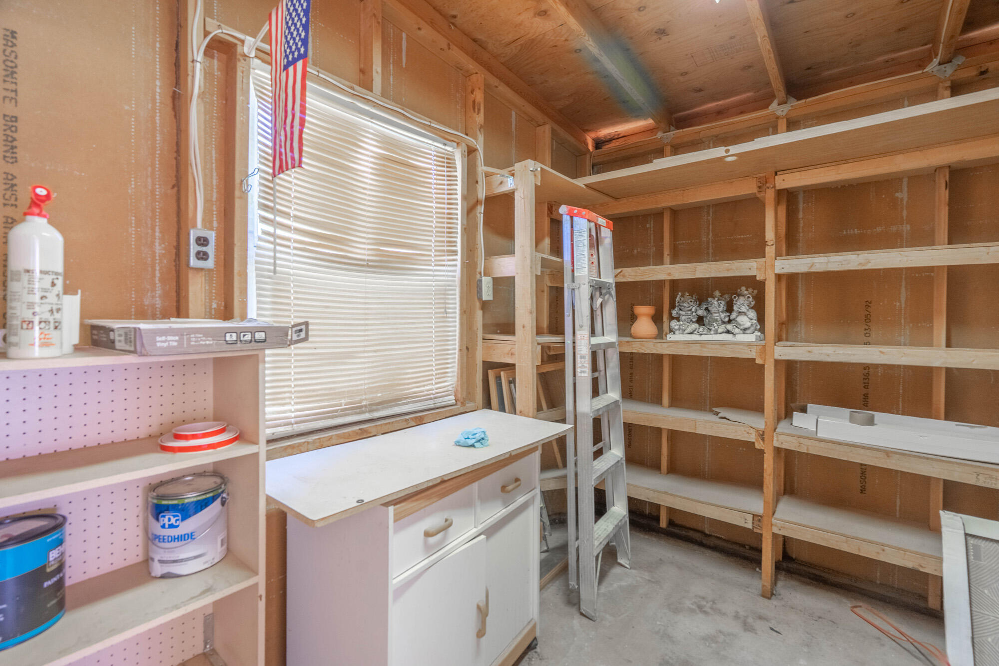 LAVA BLUFF MOBILE HOME PARK - Residential