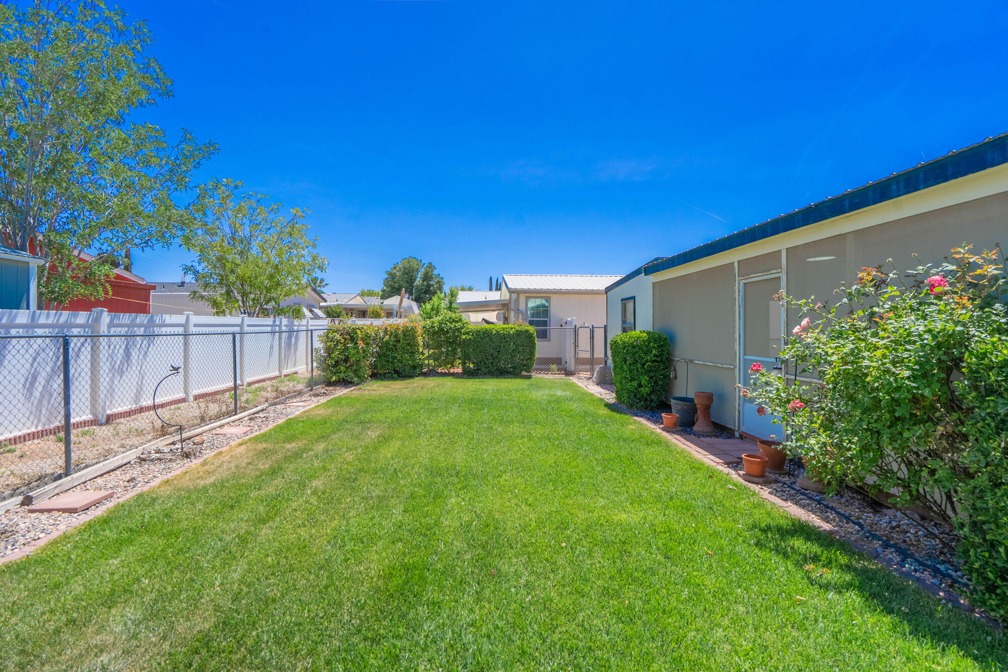 LAVA BLUFF MOBILE HOME PARK - Residential