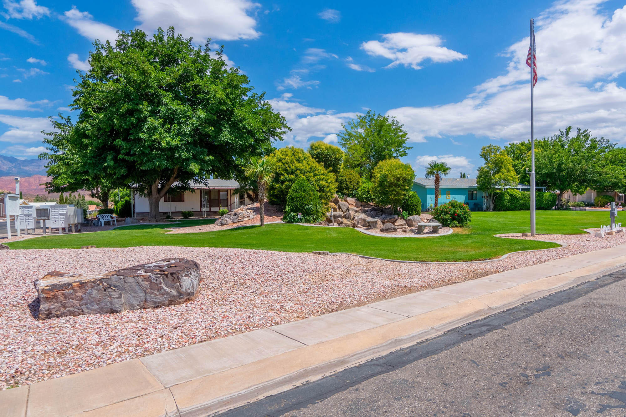 LAVA BLUFF MOBILE HOME PARK - Residential