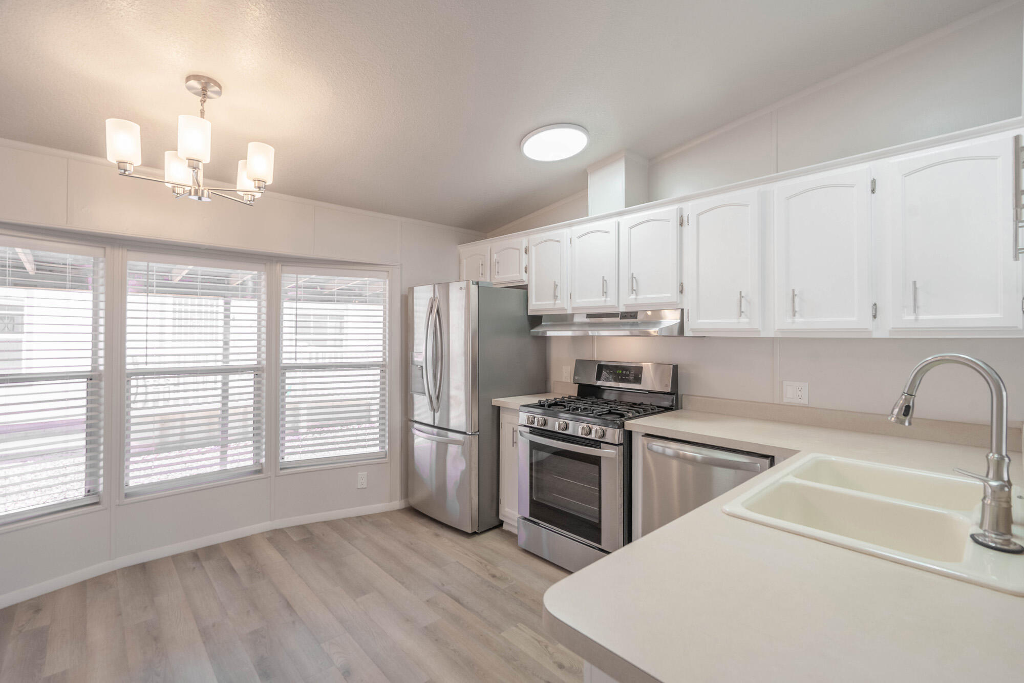 LAVA BLUFF MOBILE HOME PARK - Residential