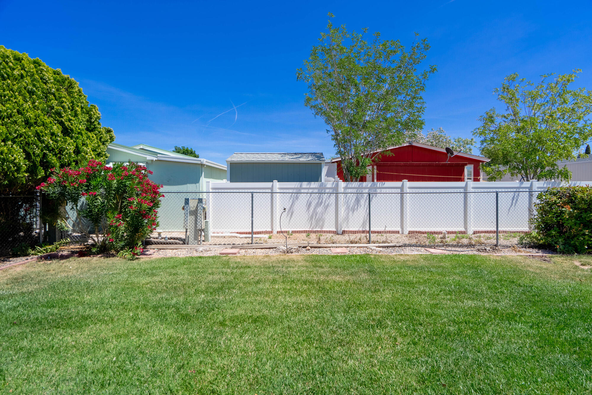LAVA BLUFF MOBILE HOME PARK - Residential