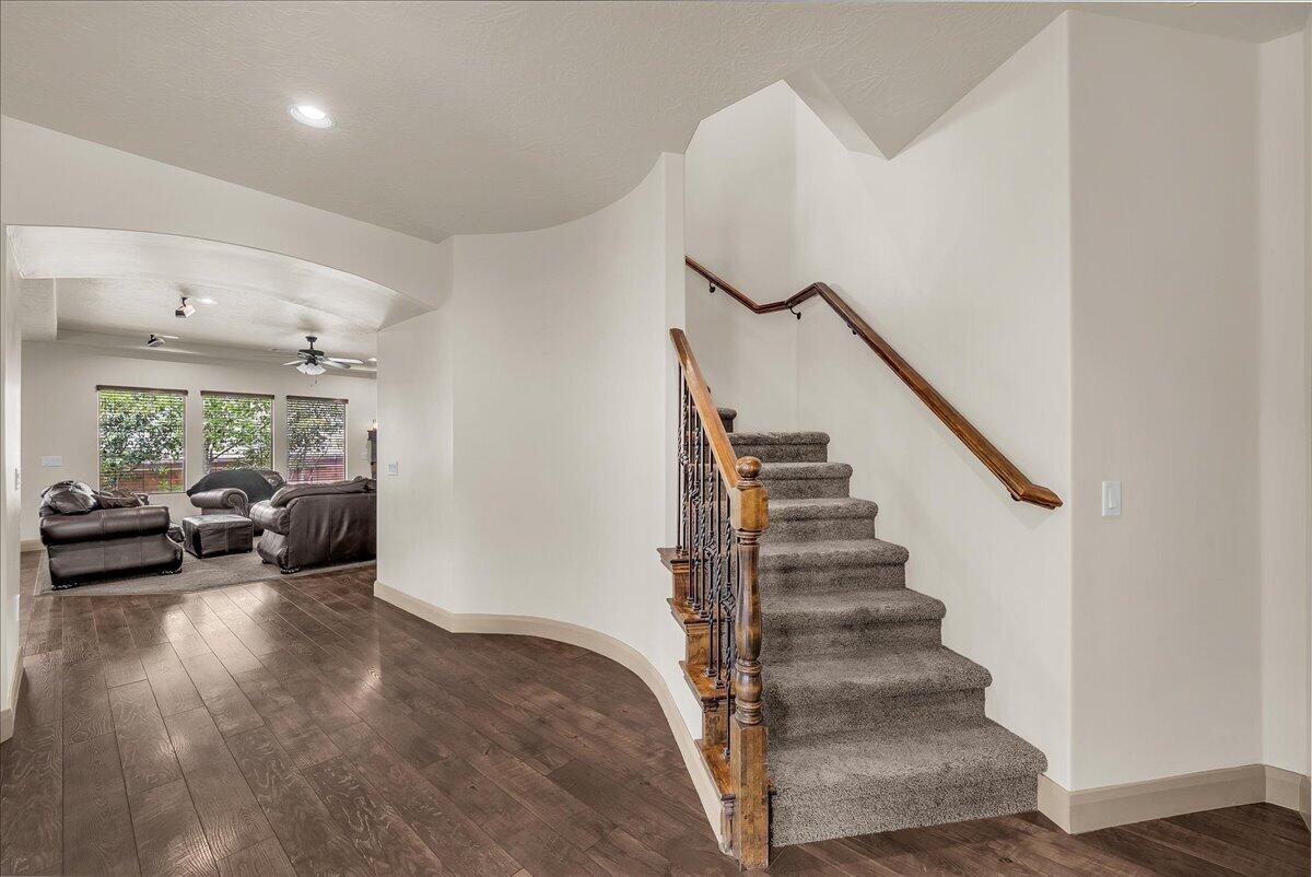 SUN VALLEY ESTATES - Residential