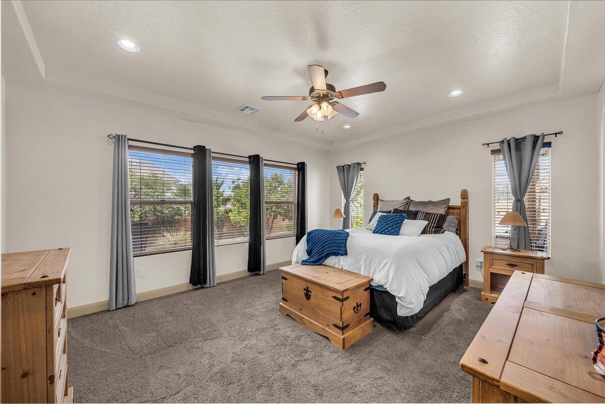 SUN VALLEY ESTATES - Residential