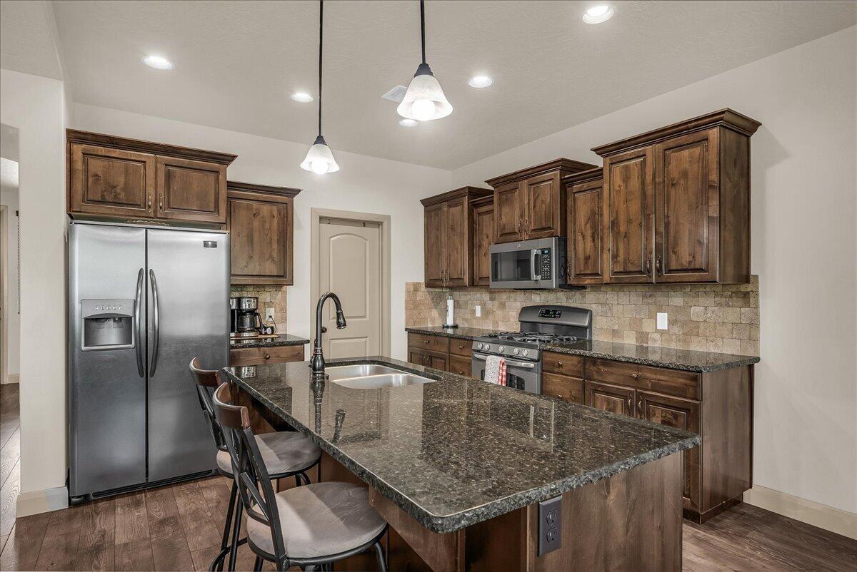 SUN VALLEY ESTATES - Residential