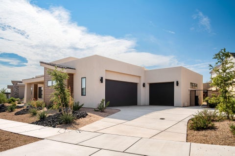 Tiny photo for 899 W Bronze Plateau DR 10 #10, Saint George, UT 84790 (MLS # 26-275169)