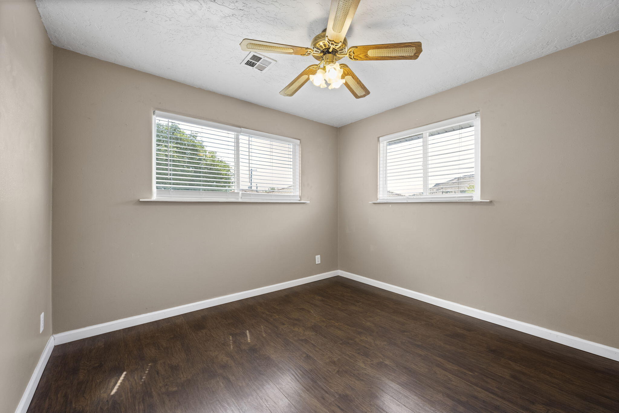 ST GEORGE TOWNSITE - Residential